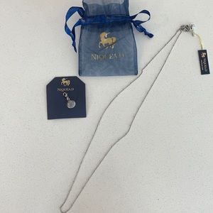 Niquead necklace and shell charm